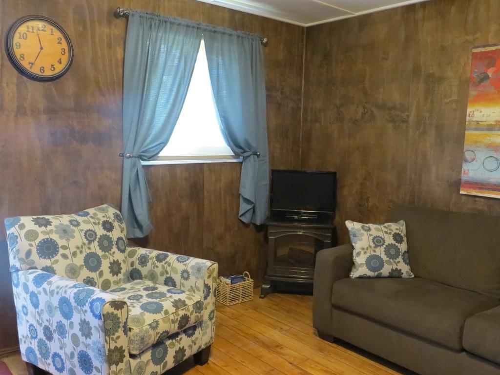 Orchard View Bed And Breakfast Moose Jaw Esterno foto
