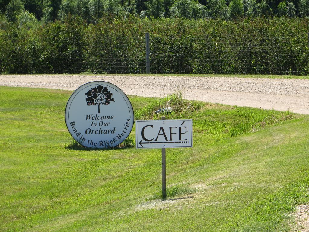 Orchard View Bed And Breakfast Moose Jaw Esterno foto